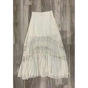 A.Peach White Pleated Lace Maxi Skirt